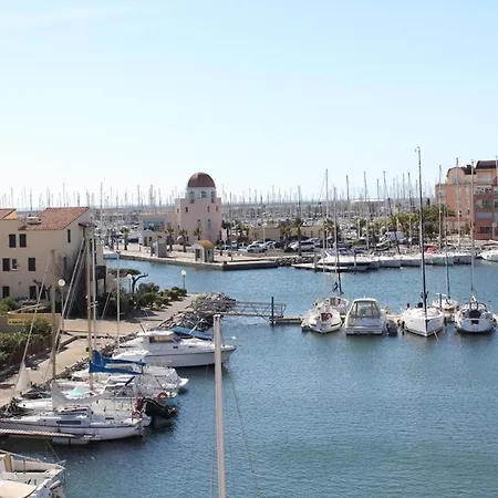 Avec Terrasse Et Jolie Vue Sur Port Gn580-033 *